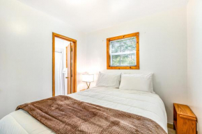 Cute As A Clam Cottage Room 7